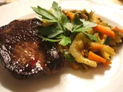 Geflügel: Straußensteaks mit buntem Gemüse aus dem Wok - Rezept