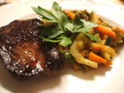 Geflügel: Straußensteaks mit buntem Gemüse aus dem Wok - Rezept