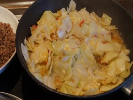 Weißkohl geschmort mit Mett und Möhren-Kartoffelstampf - Rezept - Bild Nr. 10