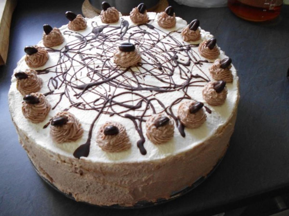 Stracciatella-Sahne-Torte - Rezept mit Bild - kochbar.de