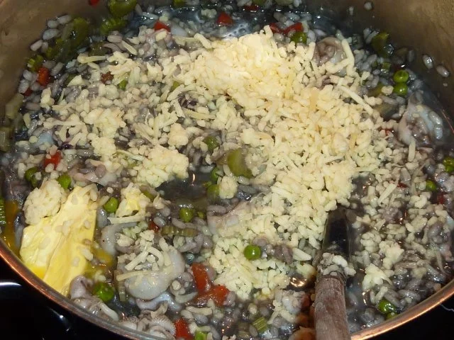 Risotto " al nero " mit Seppie e piccoli legumi - Rezept - Bild Nr. 7