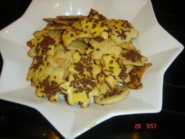 Rezept: Butterplätzchen mit Schokoladenstreusel Butterplätzchen mit Schokoladenstreusel - Rezept