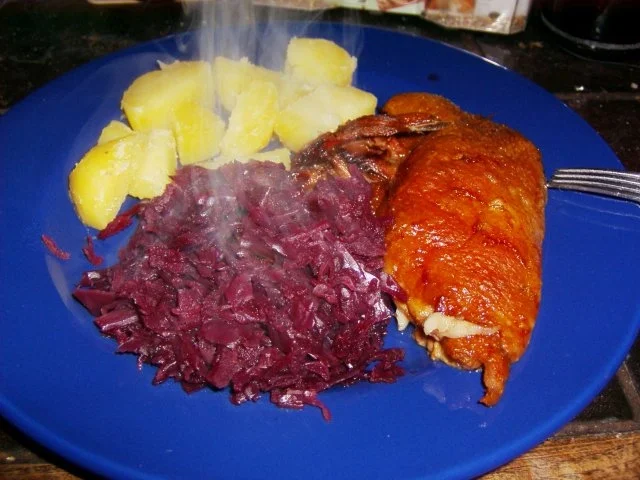 halbe Ente mit Rotkohl und Kartoffeln - Rezept - Bild Nr. 2