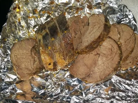 Rezept: Hirschrollbraten mit Kaiserschoten und Babymöhrchen Bild Nr. 4 Hirschrollbraten mit Kaiserschoten und Babymöhrchen - Rezept - Bild Nr. 4