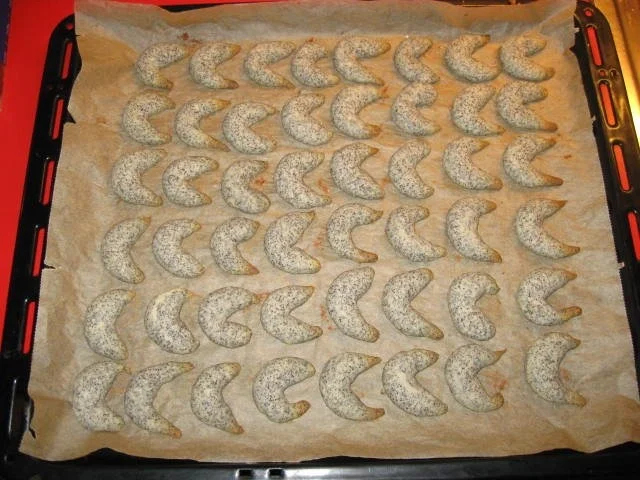 Rezept: Mohnkipferl Bild Nr. 7 Mohnkipferl - Rezept - Bild Nr. 7