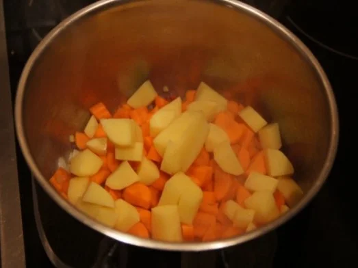 Rezept: Möhren-Linsen-Eintopf mit Einlage Bild Nr. 7 Möhren-Linsen-Eintopf mit Einlage - Rezept - Bild Nr. 7