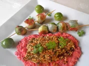 Kabeljau mit einer Walnuss - Petersilien - Kruste auf Rote Bete - Graupen - Bett ... - Rezept