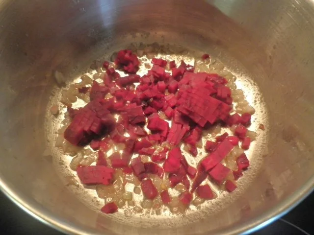 Kabeljau mit einer Walnuss - Petersilien - Kruste auf Rote Bete - Graupen - Bett ... - Rezept - Bild Nr. 4