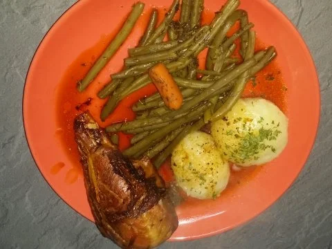 Rezept: Putenunterkeulen mit frischen Delikatessbohnen Putenunterkeulen mit frischen Delikatessbohnen - Rezept