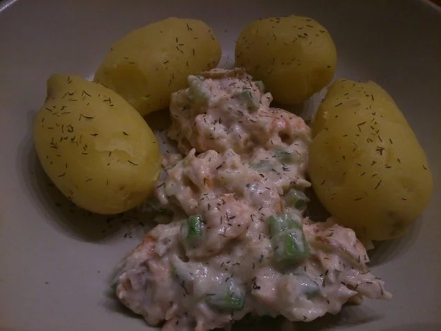 Rezept: Räucherlachs-Salat mit Apfel und Meerrettich Bild Nr. 5 Räucherlachs-Salat mit Apfel und Meerrettich - Rezept - Bild Nr. 5