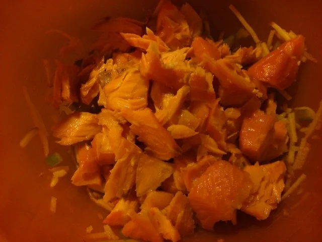 Rezept: Räucherlachs-Salat mit Apfel und Meerrettich Bild Nr. 4 Räucherlachs-Salat mit Apfel und Meerrettich - Rezept - Bild Nr. 4