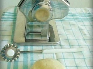 Rezept: Schwäbische Maultaschen und Kartoffelsalat Bild Nr. 15 Schwäbische Maultaschen und Kartoffelsalat - Rezept - Bild Nr. 15