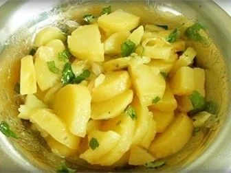 Rezept: Schwäbische Maultaschen und Kartoffelsalat Bild Nr. 27 Schwäbische Maultaschen und Kartoffelsalat - Rezept - Bild Nr. 27