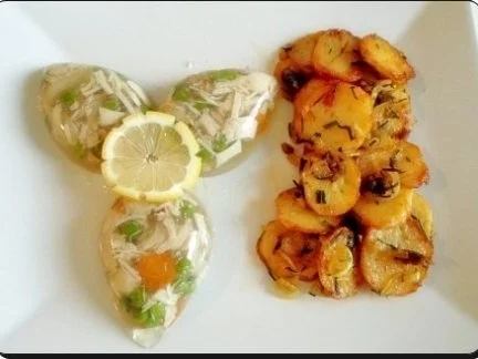 Rezept: Hähnchen-Sülze mit Bratkartoffeln Bild Nr. 2 Hähnchen-Sülze mit Bratkartoffeln - Rezept - Bild Nr. 2