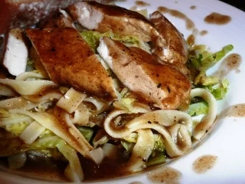 Balsamicohähnchen mit Bandnudeln - Rezept