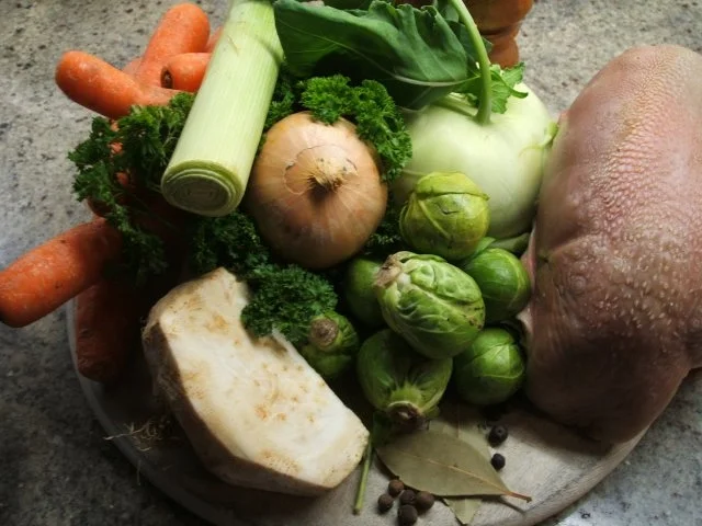 Rezept: Suppen: Eintopf ohne Kohlenhydrate mit Rinderzunge Bild Nr. 2 Suppen: Eintopf ohne Kohlenhydrate mit Rinderzunge - Rezept - Bild Nr. 2