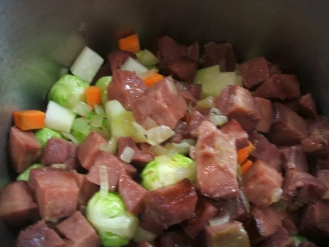 Rezept: Suppen: Eintopf ohne Kohlenhydrate mit Rinderzunge Bild Nr. 11 Suppen: Eintopf ohne Kohlenhydrate mit Rinderzunge - Rezept - Bild Nr. 11