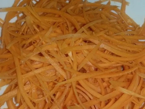 Rezept: Low Carb Salat mit Zucchini, Möhren & Vollkornspaghetti Bild Nr. 5 Low Carb Salat mit Zucchini, Möhren & Vollkornspaghetti - Rezept - Bild Nr. 5