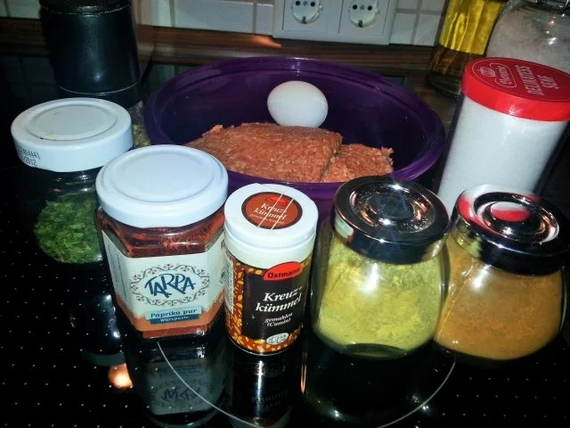 Köttbular auf Graupen-Steckrübenbett - Rezept - Bild Nr. 2