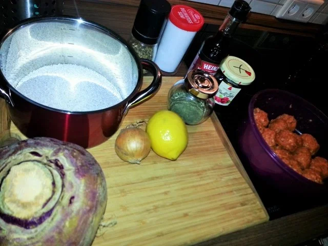 Köttbular auf Graupen-Steckrübenbett - Rezept - Bild Nr. 6