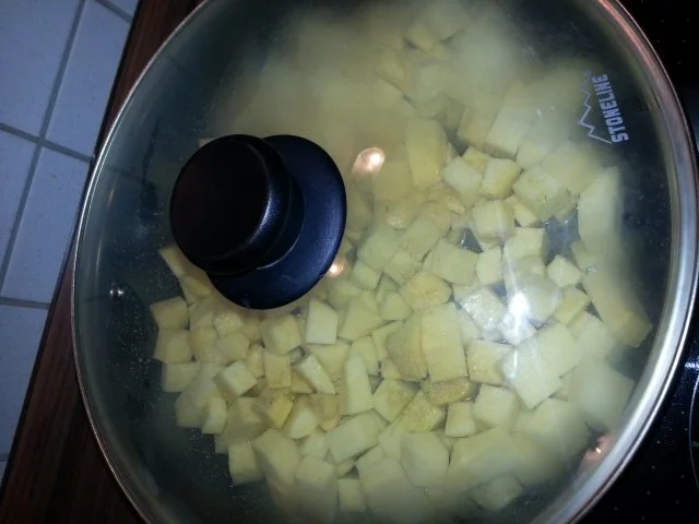 Köttbular auf Graupen-Steckrübenbett - Rezept - Bild Nr. 7