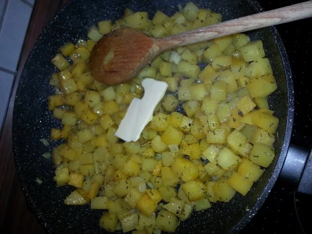 Köttbular auf Graupen-Steckrübenbett - Rezept - Bild Nr. 9