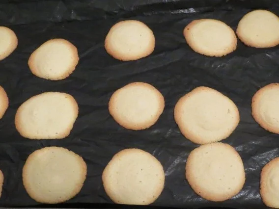 Rezept: Backen: Butterküsse ... ala Oma Bild Nr. 4 Backen: Butterküsse ... ala Oma - Rezept - Bild Nr. 4