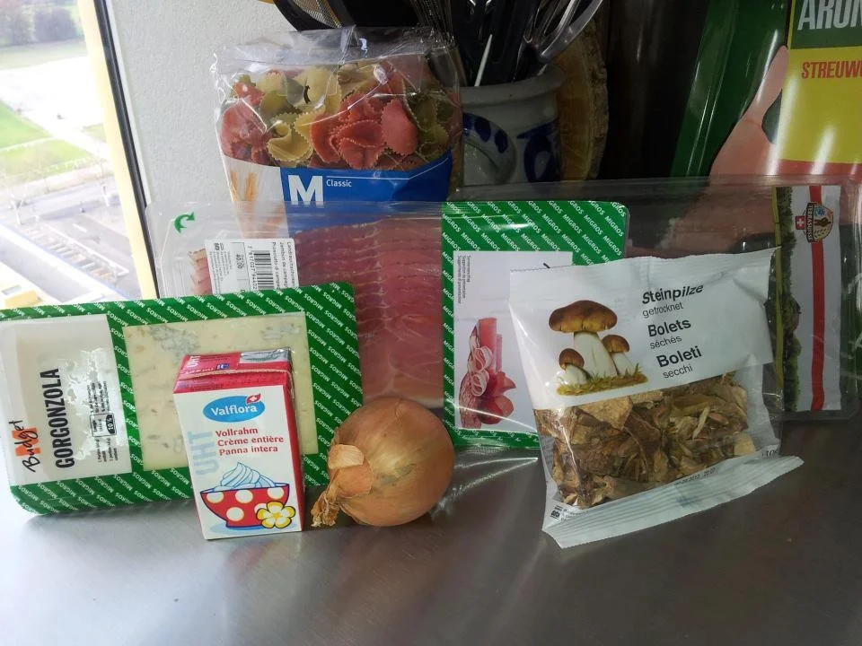 Rezept: Plätzchen mit Steinpilz Gorgonzola Sauce Bild Nr. 2573 Plätzchen mit Steinpilz Gorgonzola Sauce - Rezept - Bild Nr. 2573