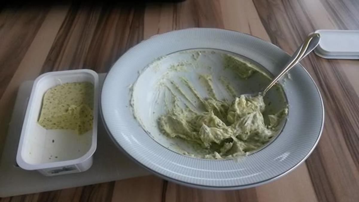 Bilder für Selbstgemachte Kräuterbutter Rezept