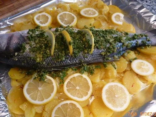 Wolfsbarsch aus dem Ofen mit Kartoffeln - Rezept - Bild Nr. 3