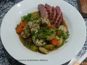 Rezept: Enteneintopf mit Kรผrbiskern-Klรถรchen Enteneintopf mit Kรผrbiskern-Klรถรchen - Rezept