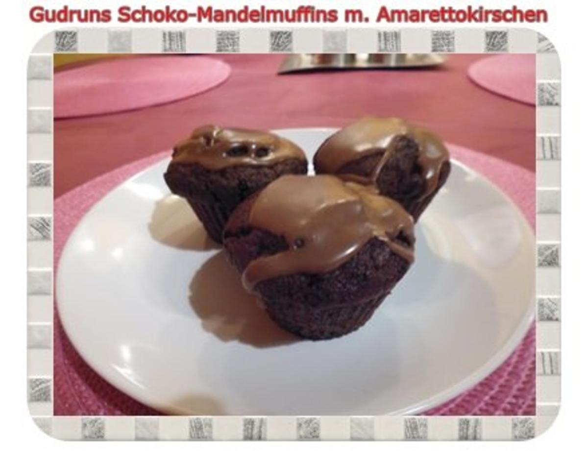 Bilder für Muffins: Schoko-Mandelmuffins mit Marzipan und Amarettokirschen - Rezept