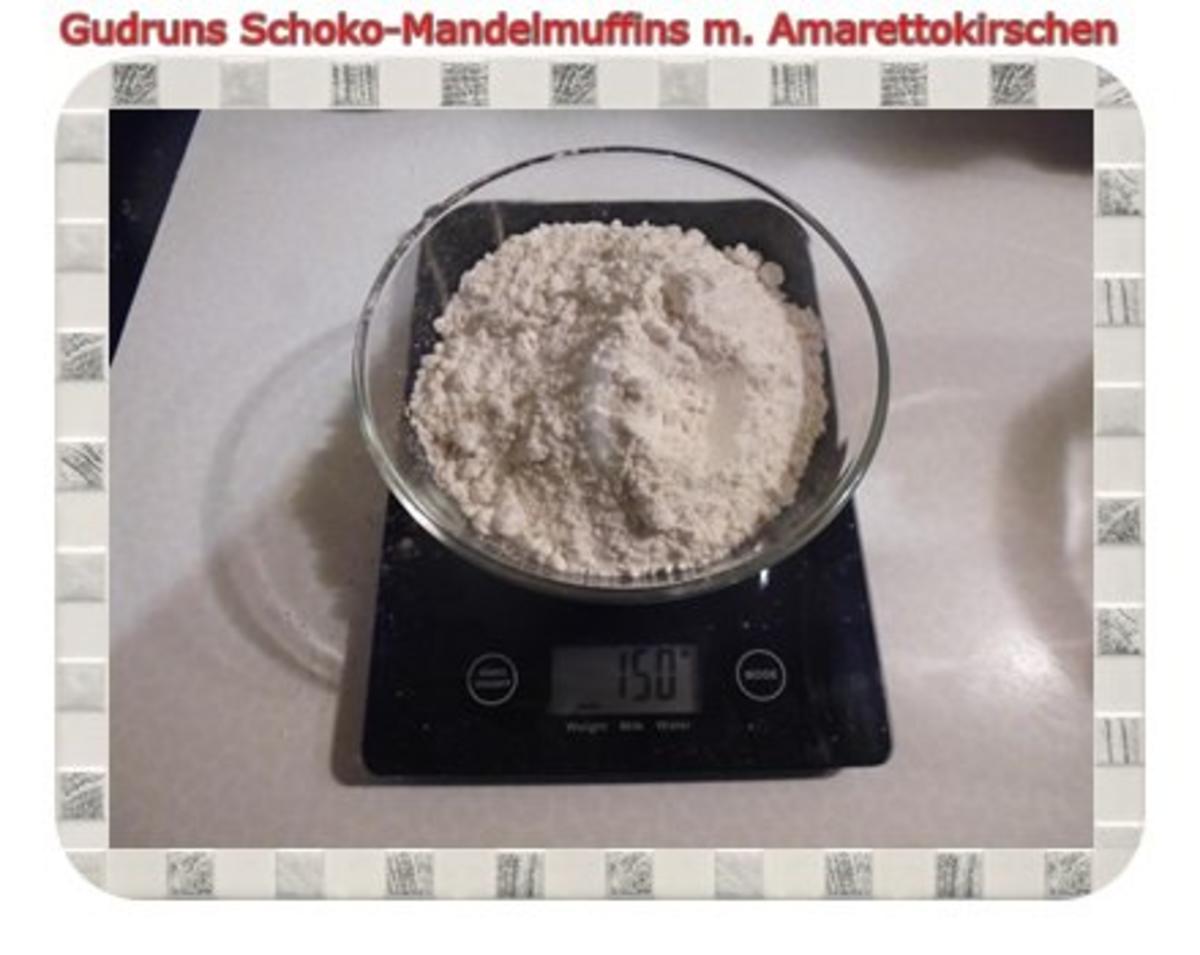 Muffins: Schoko-Mandelmuffins mit Marzipan und Amarettokirschen - Rezept - Bild Nr. 3