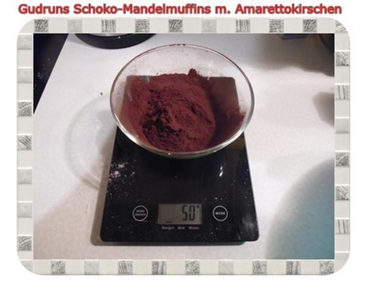 Muffins: Schoko-Mandelmuffins mit Marzipan und Amarettokirschen - Rezept - Bild Nr. 5