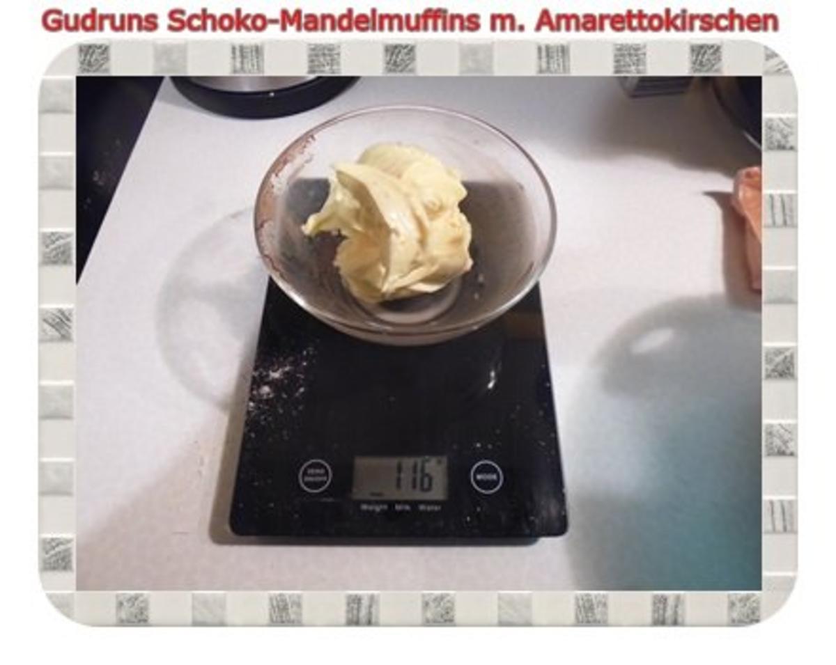 Muffins: Schoko-Mandelmuffins mit Marzipan und Amarettokirschen - Rezept - Bild Nr. 7