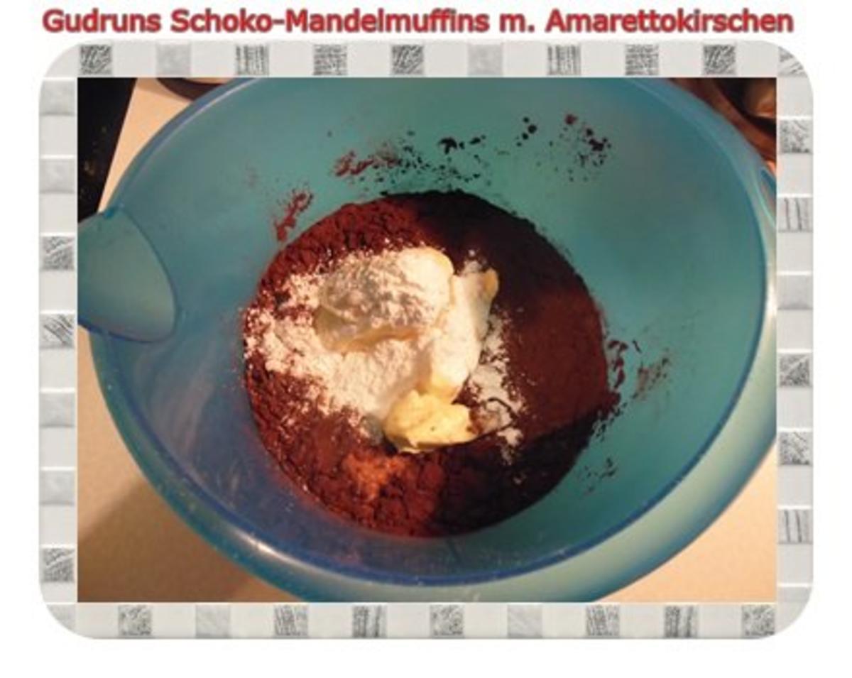 Muffins: Schoko-Mandelmuffins mit Marzipan und Amarettokirschen - Rezept - Bild Nr. 8