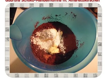 Muffins: Schoko-Mandelmuffins mit Marzipan und Amarettokirschen - Rezept - Bild Nr. 8