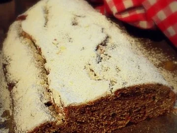 Weihnachtsgebäck: Klassischer Christstollen mit Hefeteig - Rezept