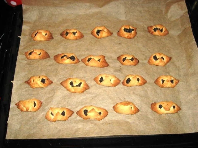 Rezept: Frischkäse Plätzchen mit Mohn Bild Nr. 6 Frischkäse Plätzchen mit Mohn - Rezept - Bild Nr. 6