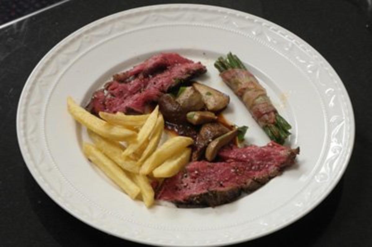 Bilder für Chateaubriand mit Keniabohnen, selbstgemachten Pommes Frites an Steinpilzsoße - Rezept