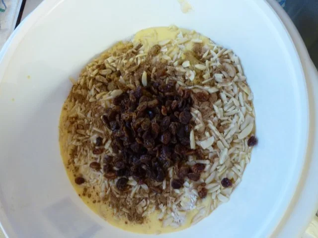 Rezept: Quark-Hefe-Weihnachststollen Bild Nr. 7 Quark-Hefe-Weihnachststollen - Rezept - Bild Nr. 7