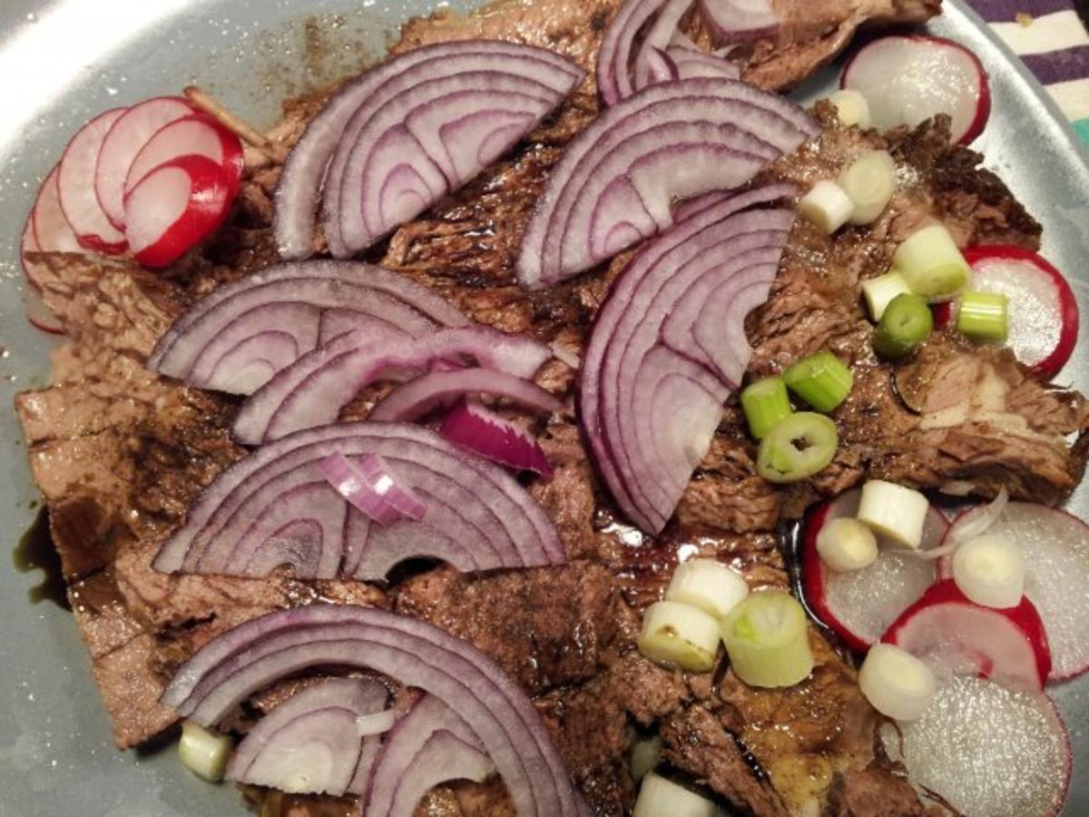 Bilder für Essigfleisch mit Zwiebel und steirischem Kernöl - Rezept