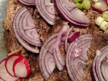 Rezept: Essigfleisch mit Zwiebel und steirischem Kernöl Bild Nr. 2 Essigfleisch mit Zwiebel und steirischem Kernöl - Rezept - Bild Nr. 2