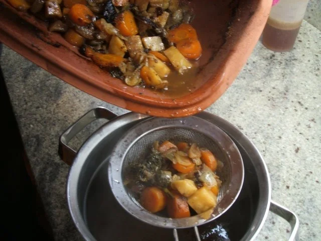 Wild: Wildhasenkeulen in Apfel-Wacholder-Sahne aus dem Römertopf - Rezept - Bild Nr. 12