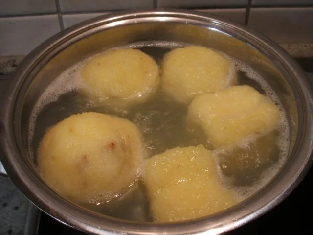 Wild: Wildhasenkeulen in Apfel-Wacholder-Sahne aus dem Römertopf - Rezept - Bild Nr. 15