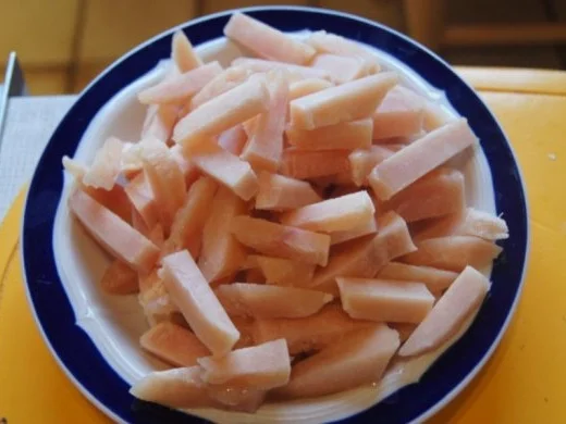 Rezept: Hähnchenbrustfiletgeschnetzeltes in Curry-Sahne mit Selleriepüree Bild Nr. 4 Hähnchenbrustfiletgeschnetzeltes in Curry-Sahne mit Selleriepüree - Rezept - Bild Nr. 4