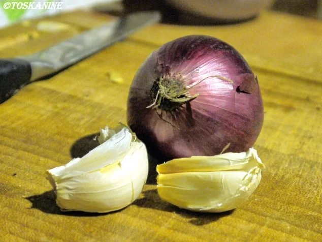 Kartoffel-Curry mit Hähnchenbeinen und Brotchips - Rezept - Bild Nr. 6