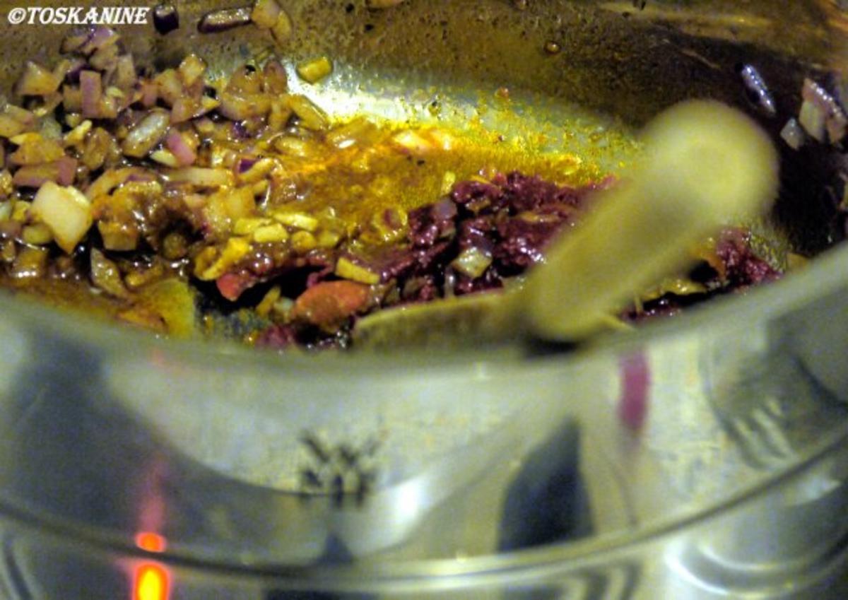 Kartoffel-Curry mit Hähnchenbeinen und Brotchips - Rezept - Bild Nr. 10