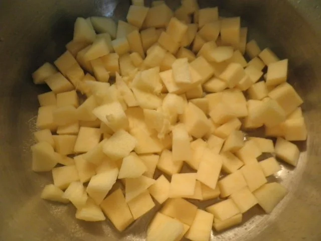 Karotten - Orangen - Mousse, Steckrüben - Apfel - Creme und karamellisierte Kartoffelchips - Rezept - Bild Nr. 7