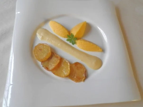 Karotten - Orangen - Mousse, Steckrüben - Apfel - Creme und karamellisierte Kartoffelchips - Rezept - Bild Nr. 2